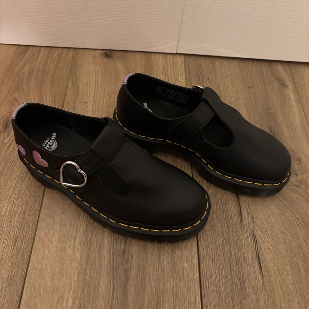 NWOT Dr Marten’s Polley Heart T-Bar Shoe - Picture 2 of 5